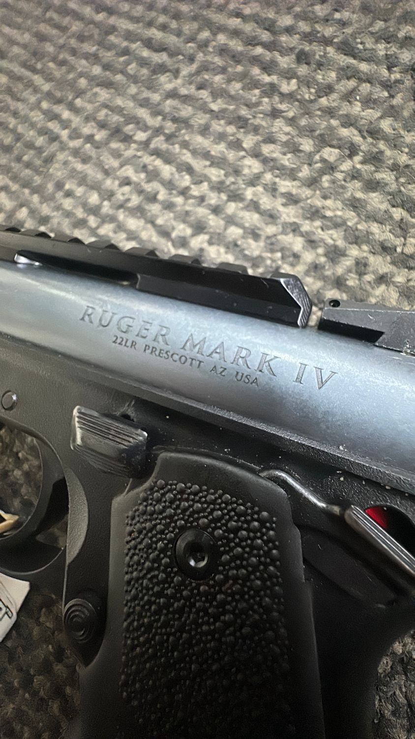 Consignment Ruger MKIV 22/45 Lite .22LR - 4 Mags &amp; Case - SN: 500122418