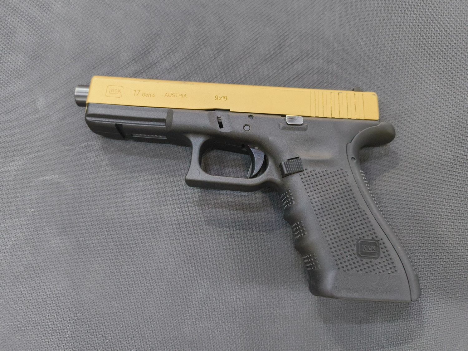 Consingment Used Glock 17 Gen 4 6 x Mags S/N: BBHA890