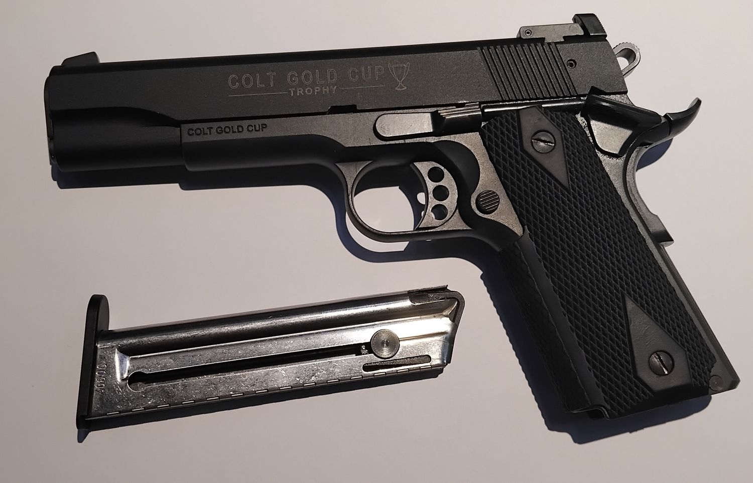 USED COLT GOLD CUP .22LR 1911 W/CASE AND 2XMAGS S/N: LK023116