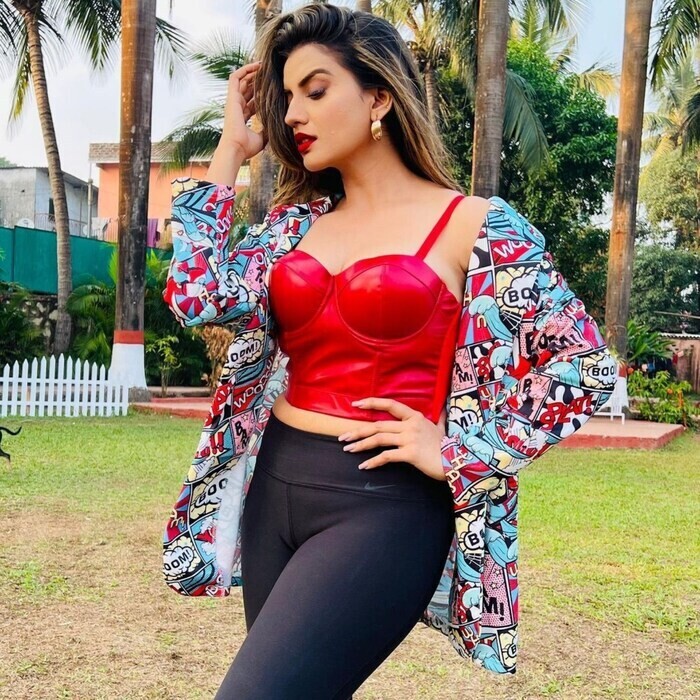 Hot Escorts in Chanakyapuri: Book Now for Nonstop Fun