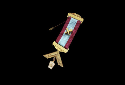 Mark Past Master Breast Jewel