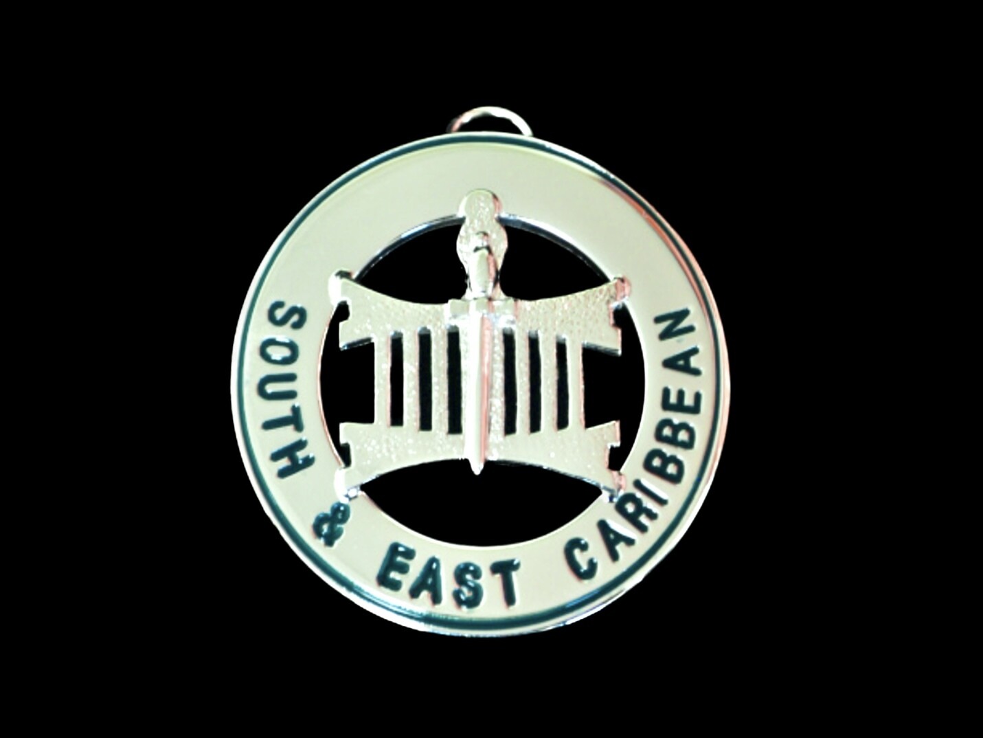 AMD District Active Collar Jewel