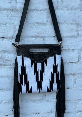 BLACK AND WHITE SADDLE BLANKET SLING BAG