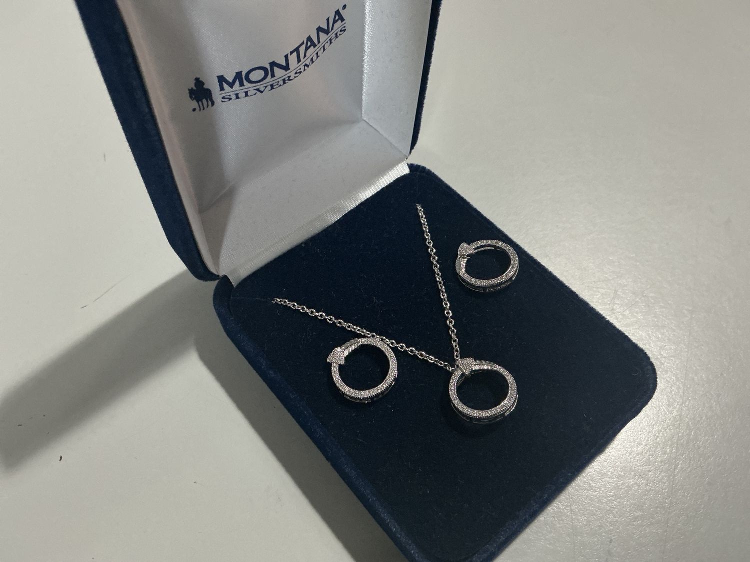 MONTANA JS ETERNITY ARROW SET.