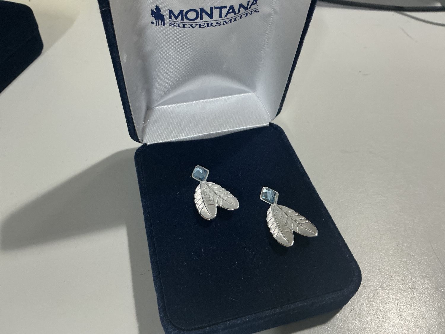 MONTANA EARRINGS FEATHER.