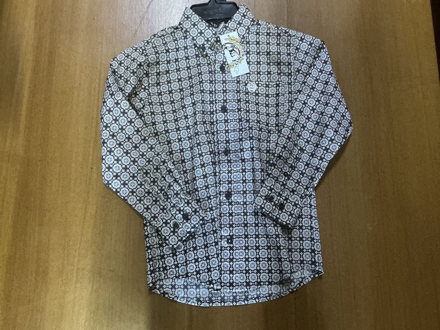CINCH BOYS GEOMETRIC PRINT SHIRT.