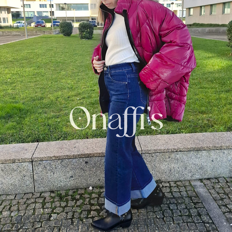 Calças jeans bainha subida
