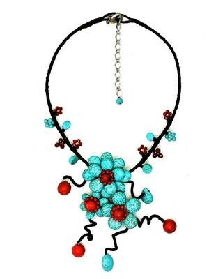 Fashionably Flowerful Necklace