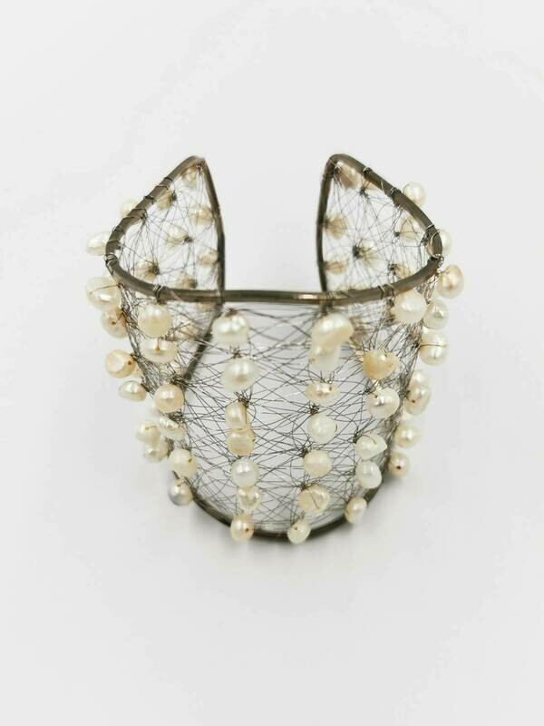 Refreshing White Freshwater Pearl Bracelet
