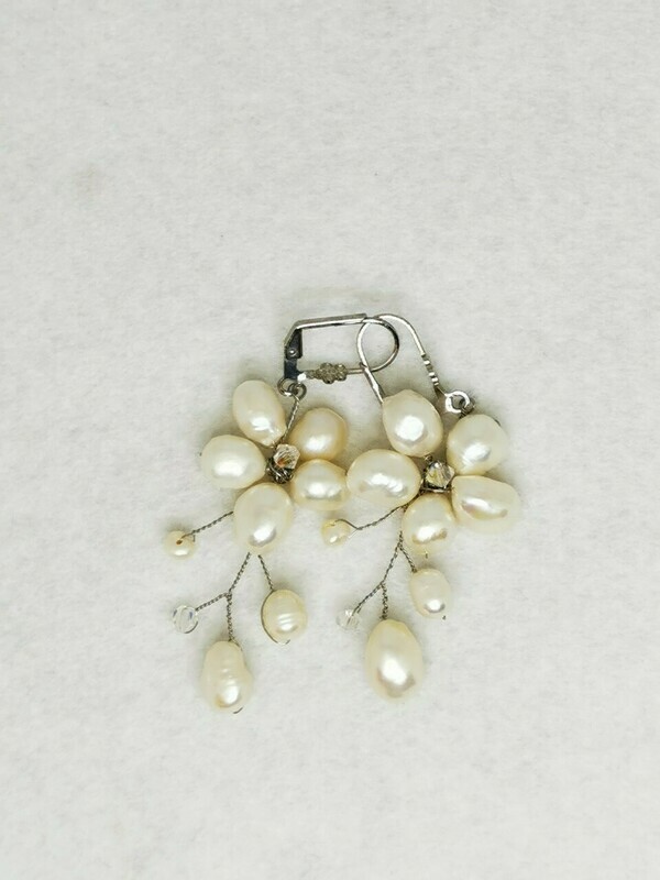 Pretty In Pearls Earrings