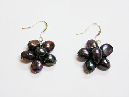 Plentiful Pearls Earrings