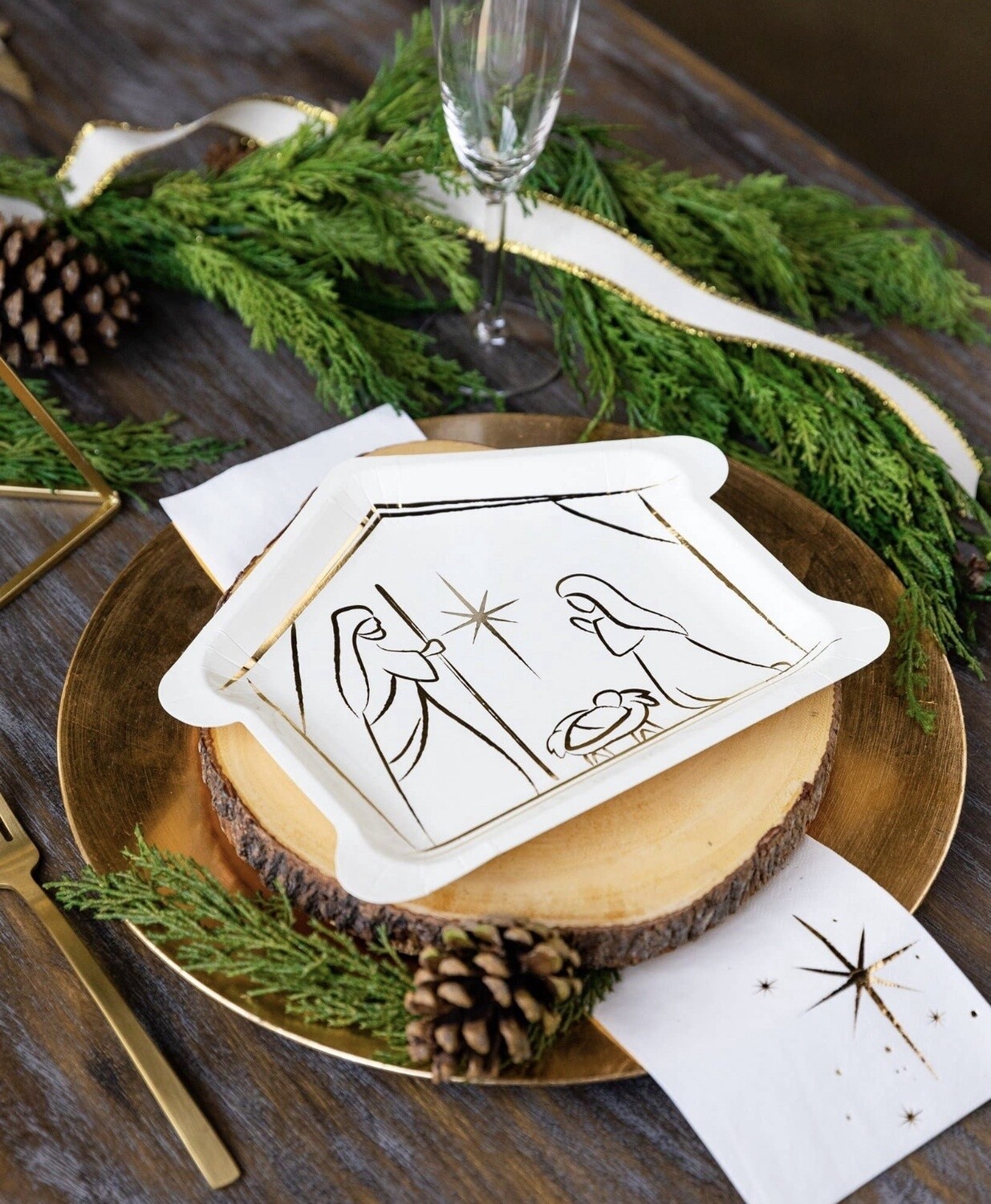 NAT840 - Nativity Nativity Shaped 9&quot; Plate (Pack of 8)