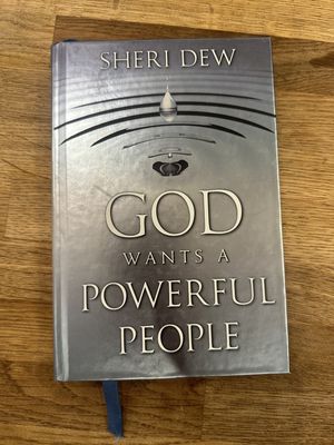 ***PRELOVED/SECOND HAND*** God Wants a Powerful People Hardcover