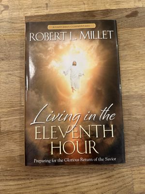 ***PRELOVED/SECOND HAND*** Living in the Eleventh Hour - Millet