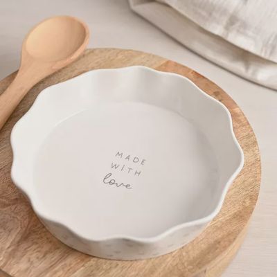 Round Scolloped Pie Dish