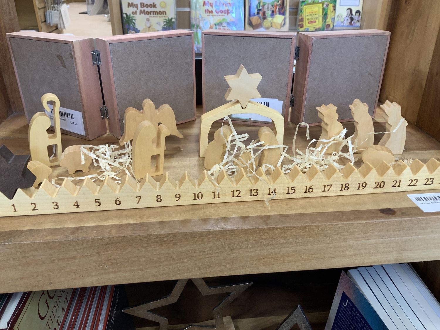 Wooden Nativity Advent, Colour: Light Wood