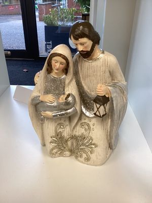 1Piece Holy Family Kneeling 8in