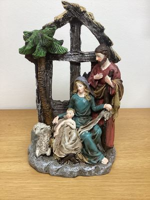 1 Piece Holy Family in Creche 7&quot; (Mary Sitting)