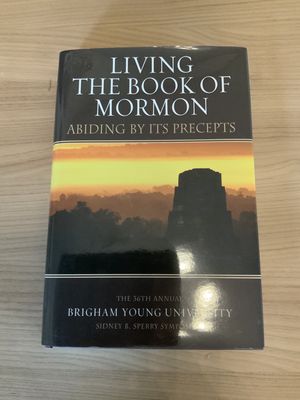 ***PRELOVED/SECONDHAND*** Living The Book of Mormon