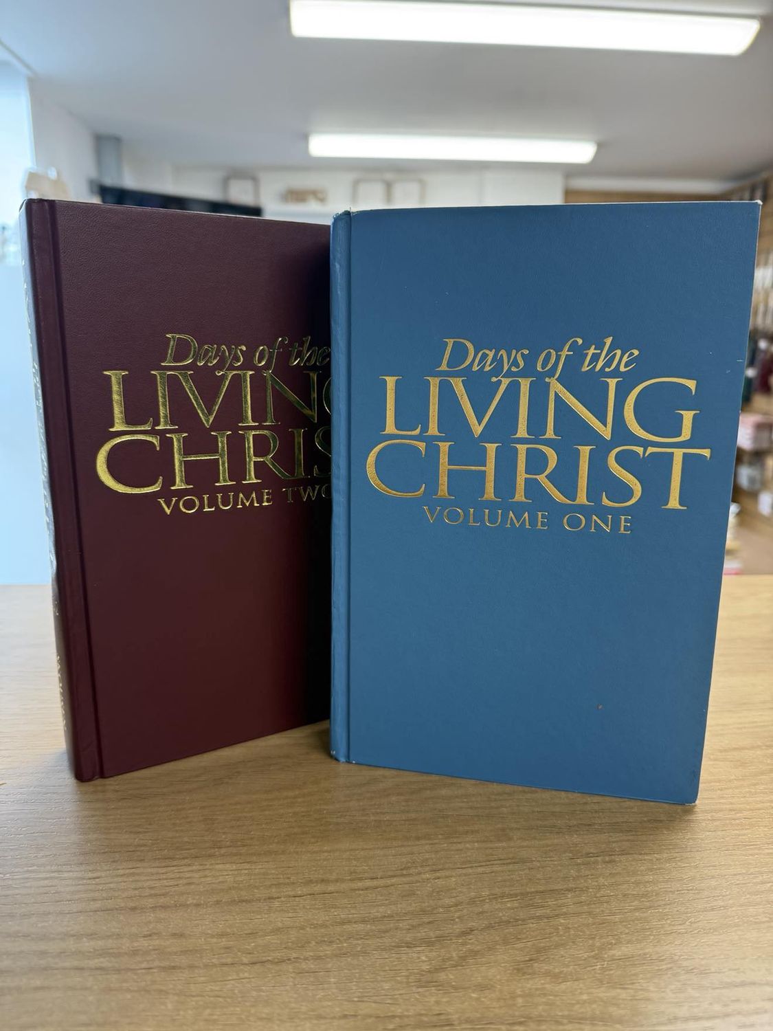 ***PRELOVED/SECOND HAND*** Days of the Living Christ by Skousen - part one &amp; two