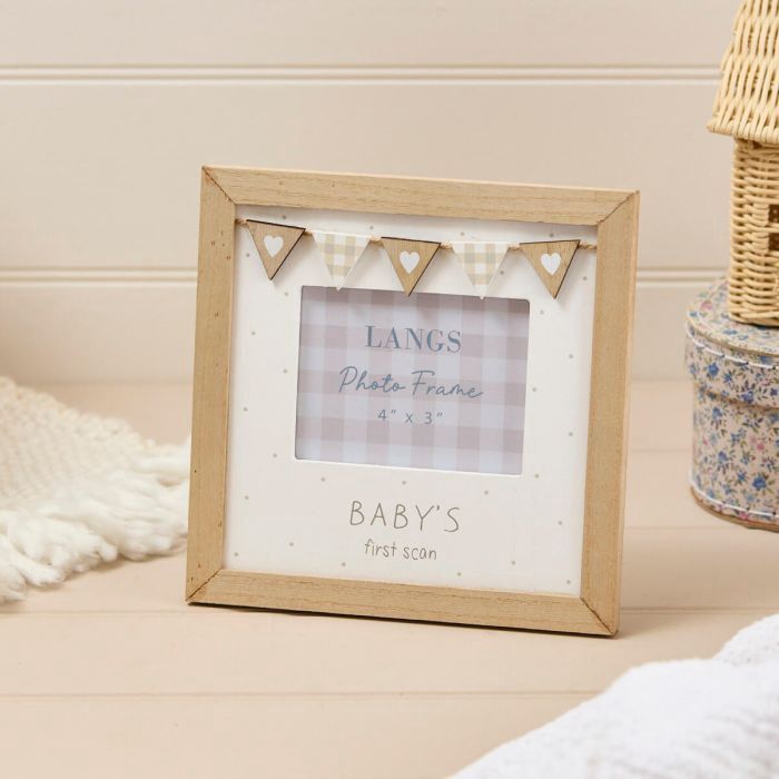 Baby&#39;s First Scan Frame with Bunting