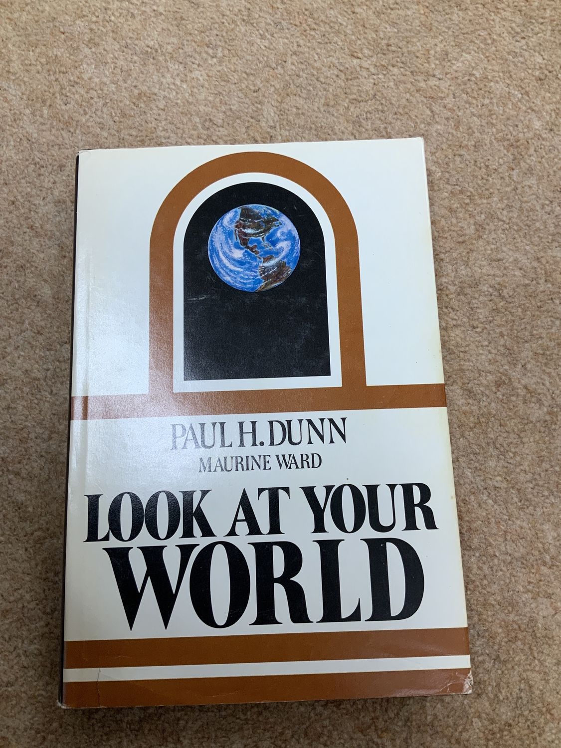 ***PRELOVED/SECONDHAND*** Look at your World