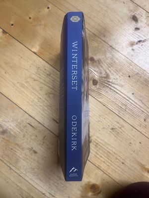 ***PRELOVED/SECOND HAND*** Winterset. by Tiffany Odekirk