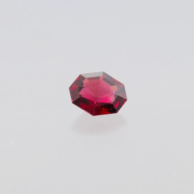Rhodolite Garnet 3.5 ct Unheated Red gemstone