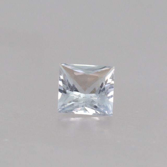 Elegant Natural White sapphire from Sri Lanka 0.55ct