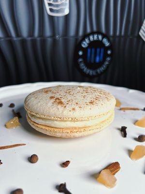 Apple Pie Macaron