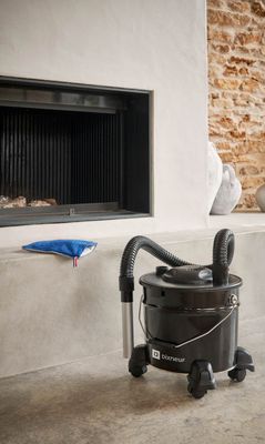 Aspirateur à cendres
