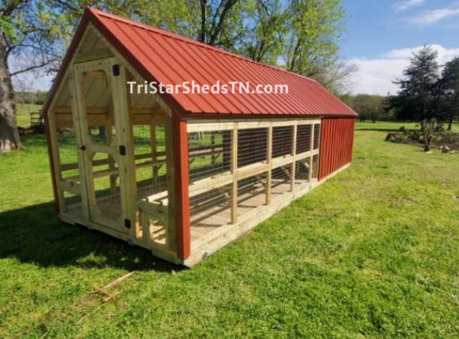 8x18 Deluxe Coop. Deck Floored Run