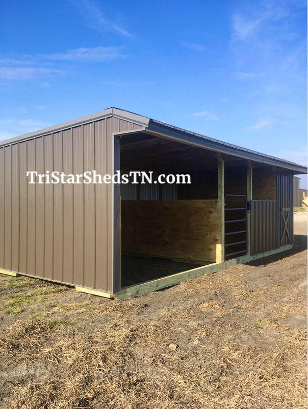 10x27 MULTI USE BARN. Stall &amp; Open Run in With Feed Room