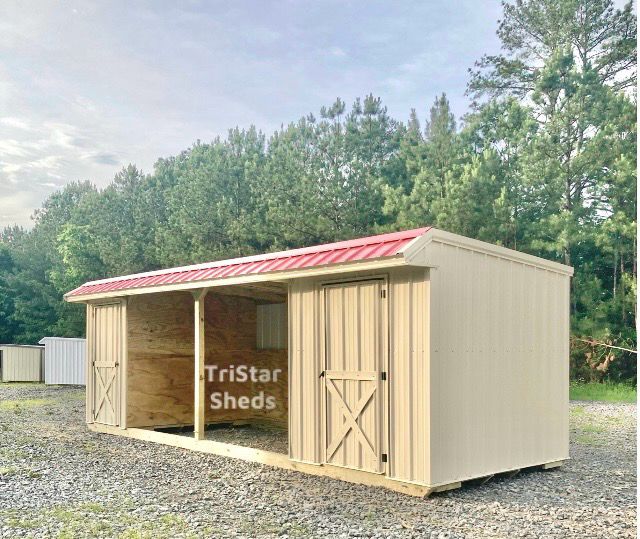 DELUXE RUN IN SHED Feed Room &amp; Tack Storage