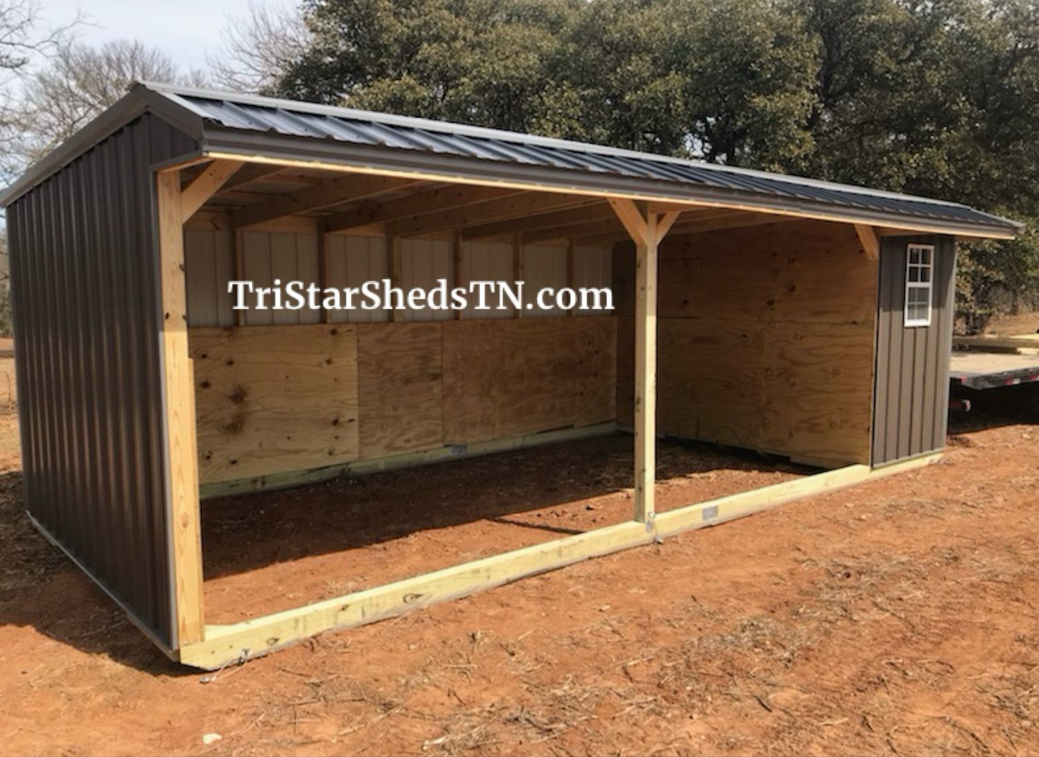 8x24 LOAFING SHED