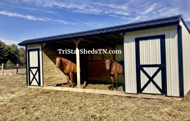 10x27 DELUXE BARN Double Tack &amp; Feed Rooms