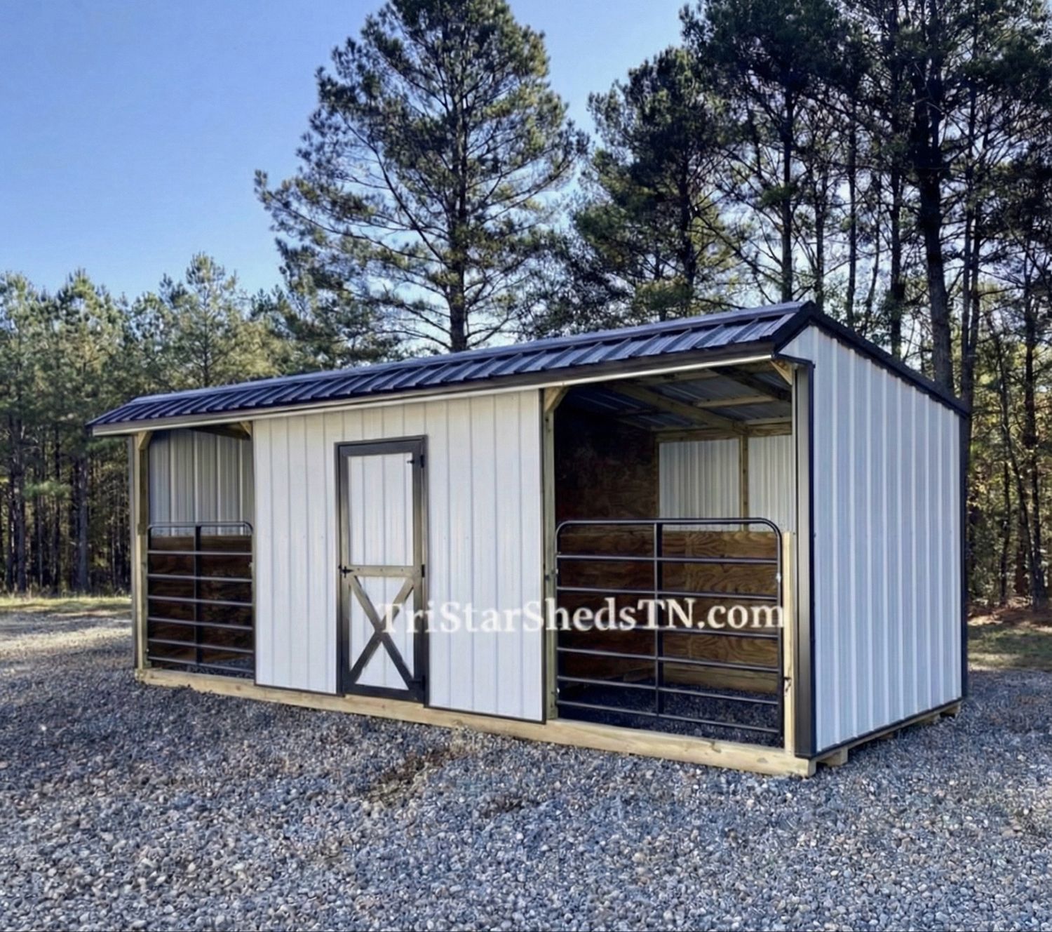 THE MINI BARN. Center Feed Room &amp; Gates