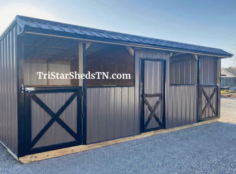 10x24 DELUXE TWO STALL BARN. CENTER FEED ROOM