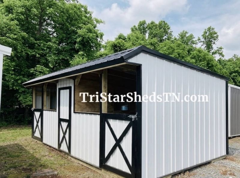 10x24 DELUXE TWO STALL BARN. CENTER FEED ROOM