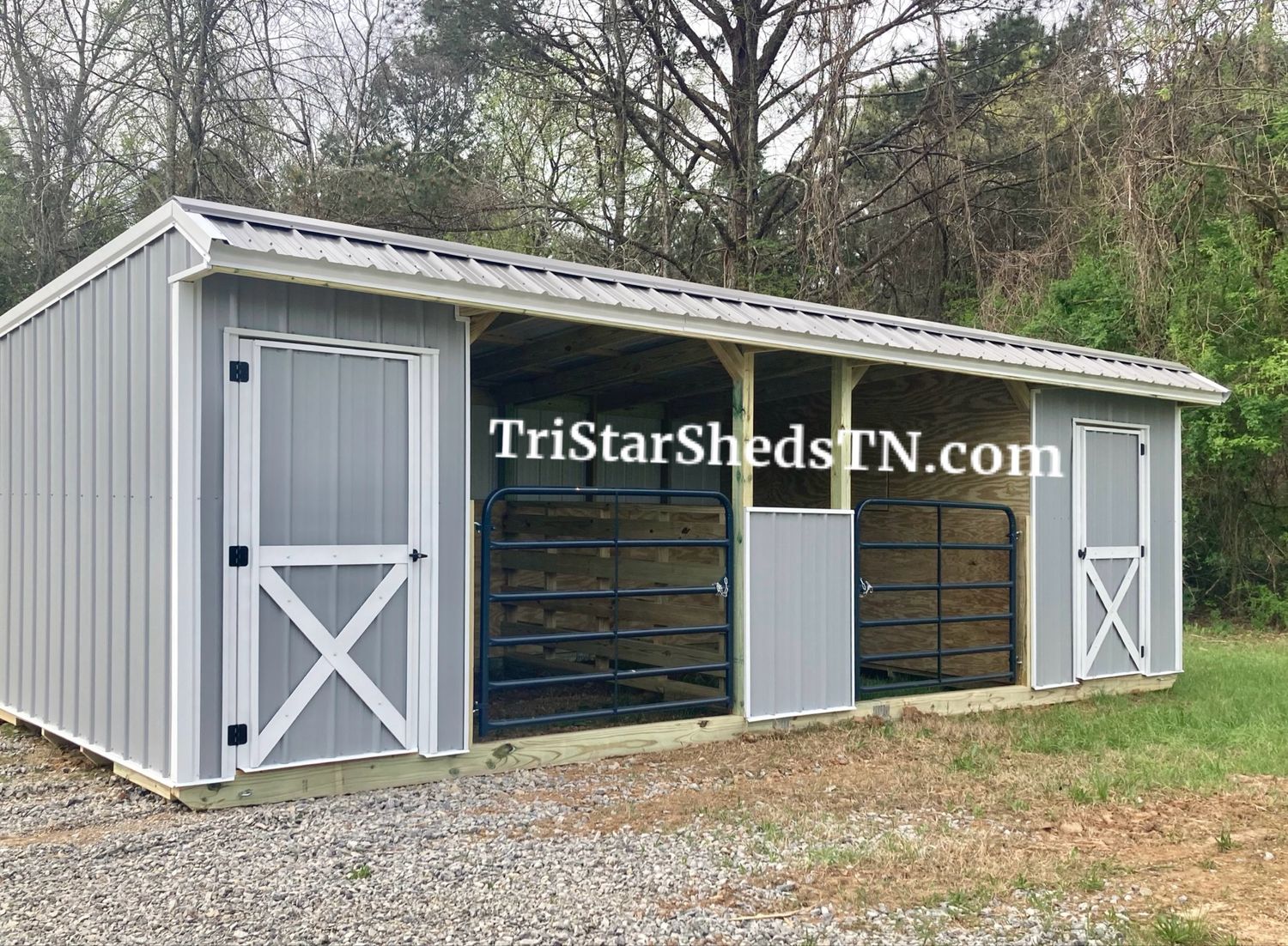 10x27 DELUXE BARN Tackroom &amp; Feed Room