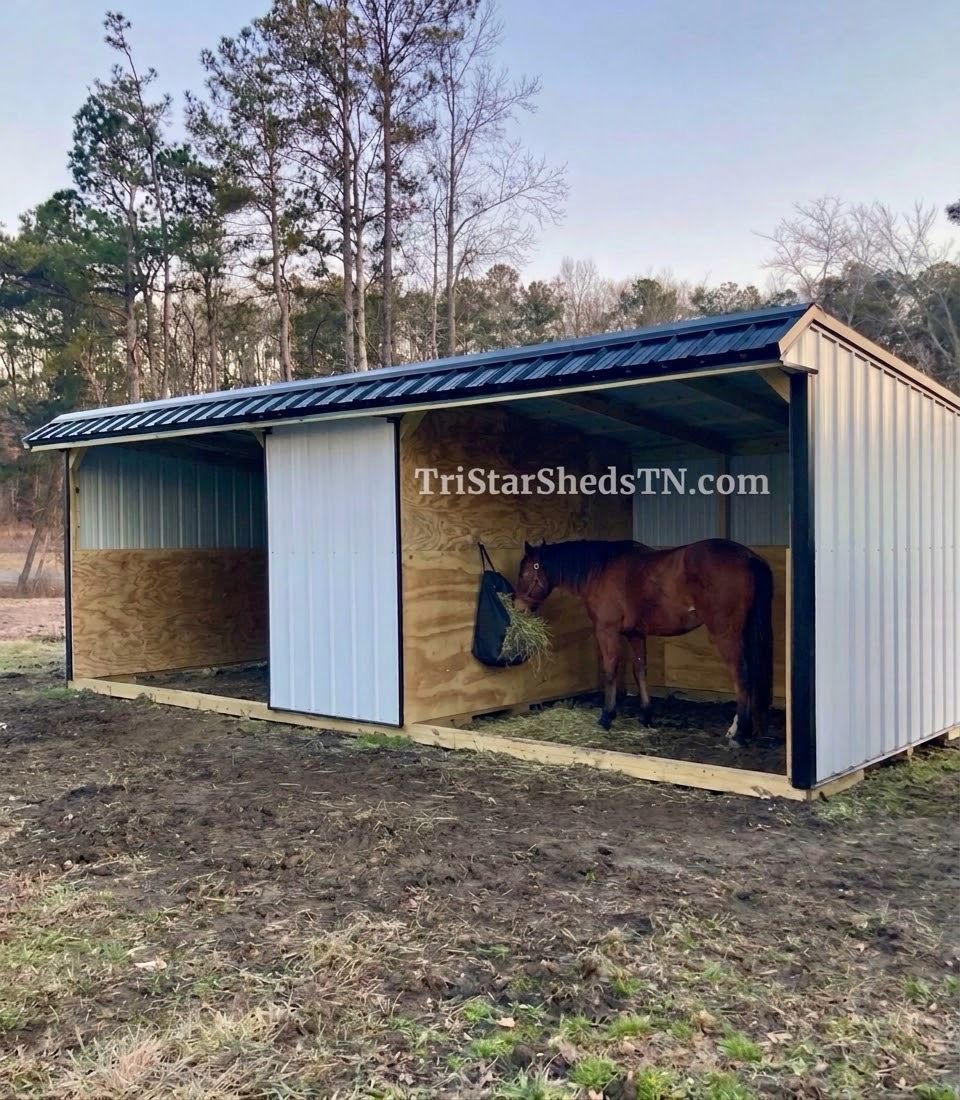 10x24 DOUBLE RUN IN BARN Center Feed Room Rear Entry