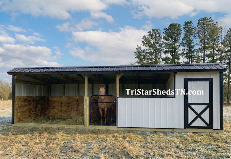 10x30 MULTI USE BARN. Stall &amp; Open Run in With Feed Room