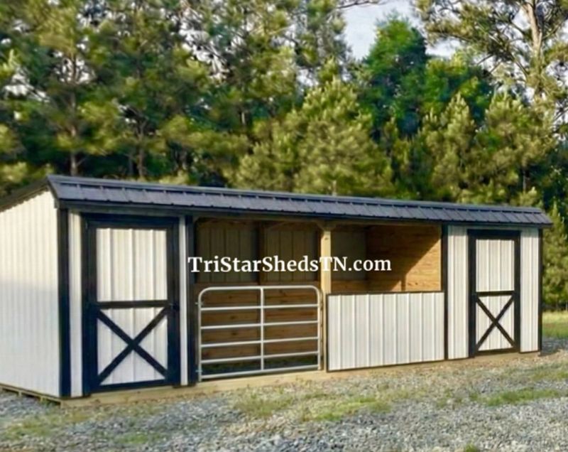 10x24 DELUXE BARN Double Tack &amp; Feed Room