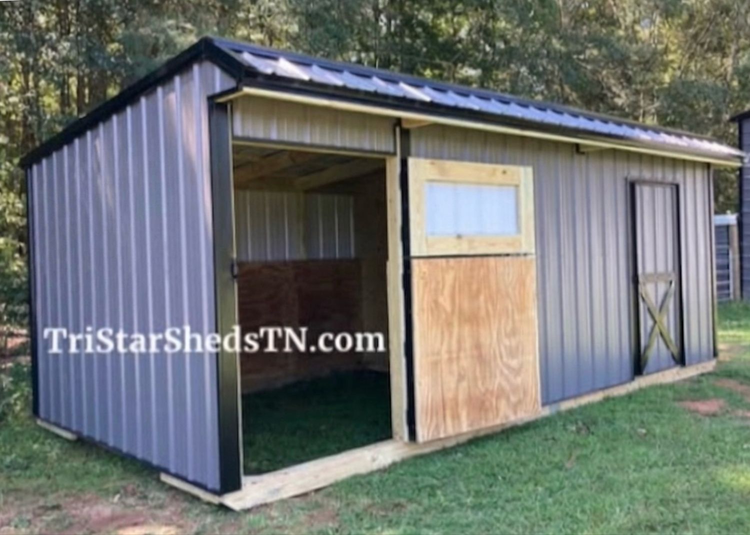 10x20 DELUXE LOAFING SHED. Large Tackroom
