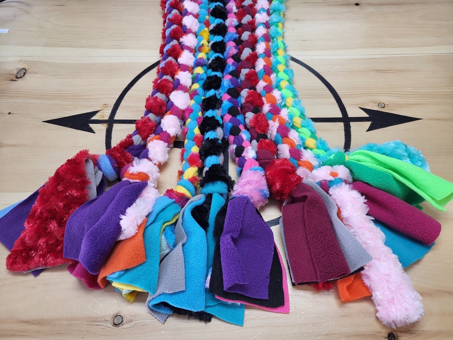 Griffes Cousues TUG TRESSÉ 42&quot; - Couleurs assorties