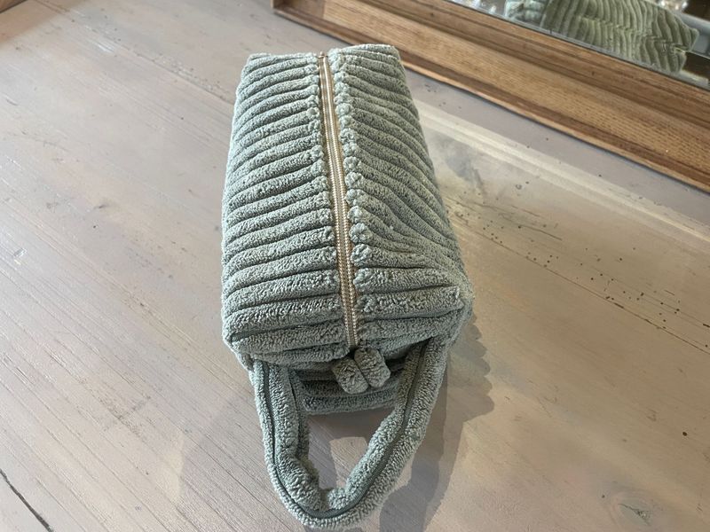 TROUSSE MAQUILLAGE CUBIQUE A POIGNEE DE TRANSPORT