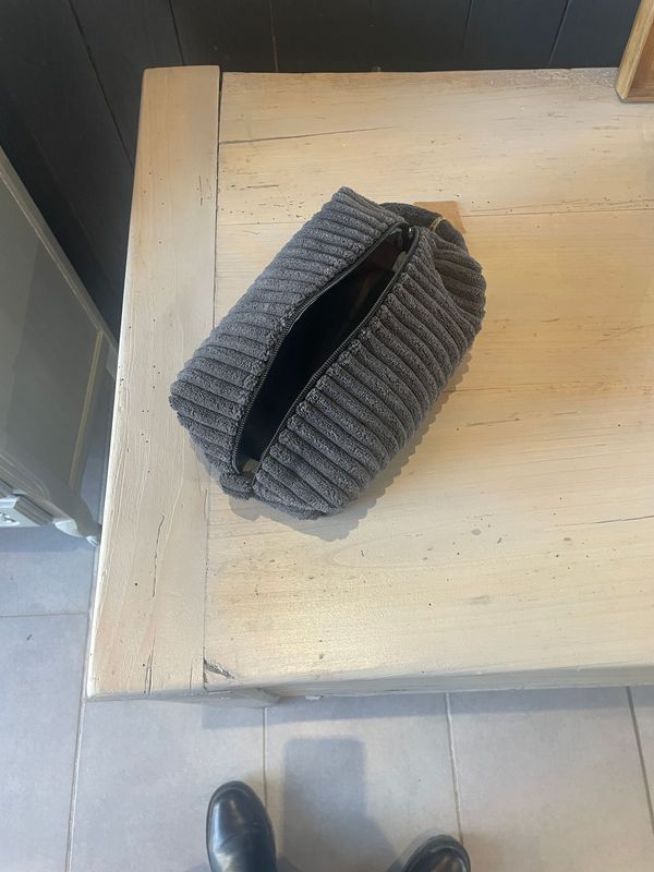 TROUSSE MAQUILLAGE CUBIQUE A POIGNEE DE TRANSPORT