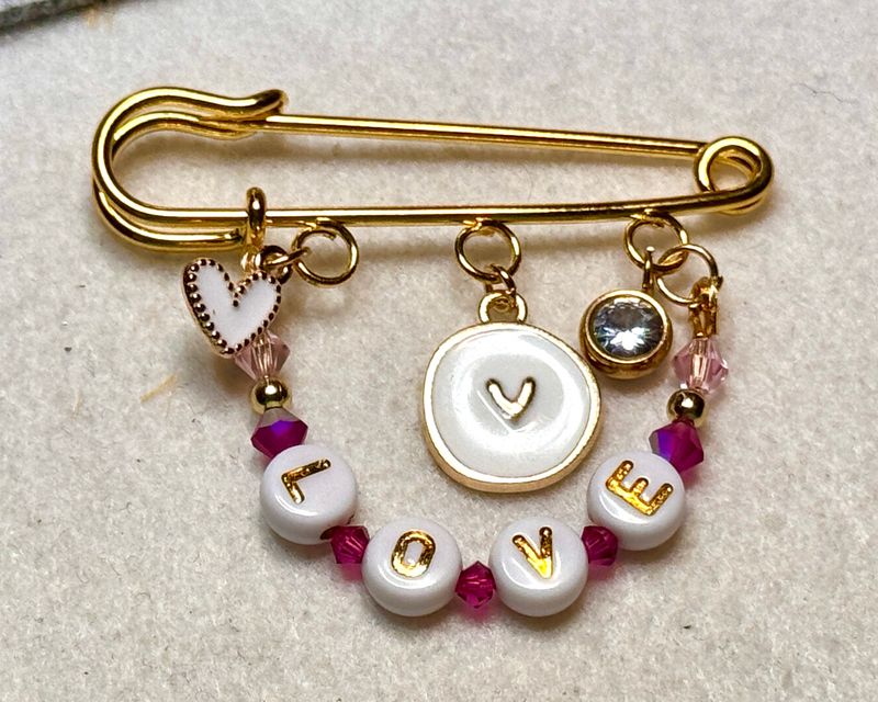 Broche 'Etreinte sereine'