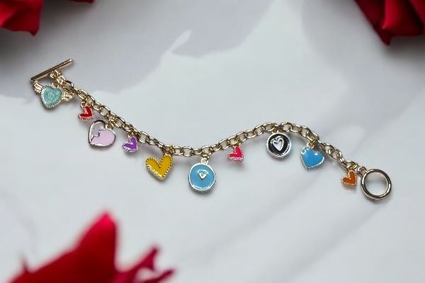 Bracelet ‘Love, love, love…’