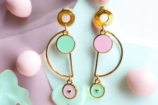 Boucles d’oreilles ‘Élégance chromatique’